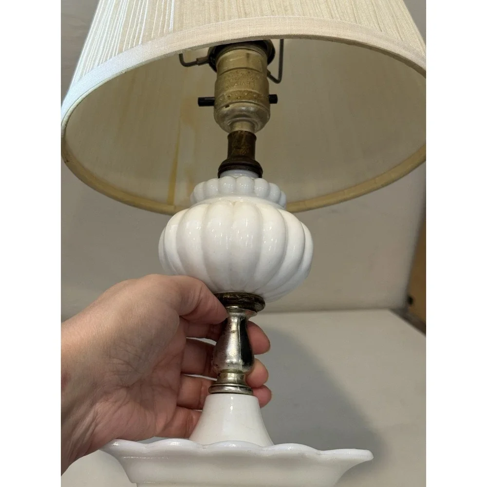Vintage Milk Glass Leviton Table Accent Table Lamp 15